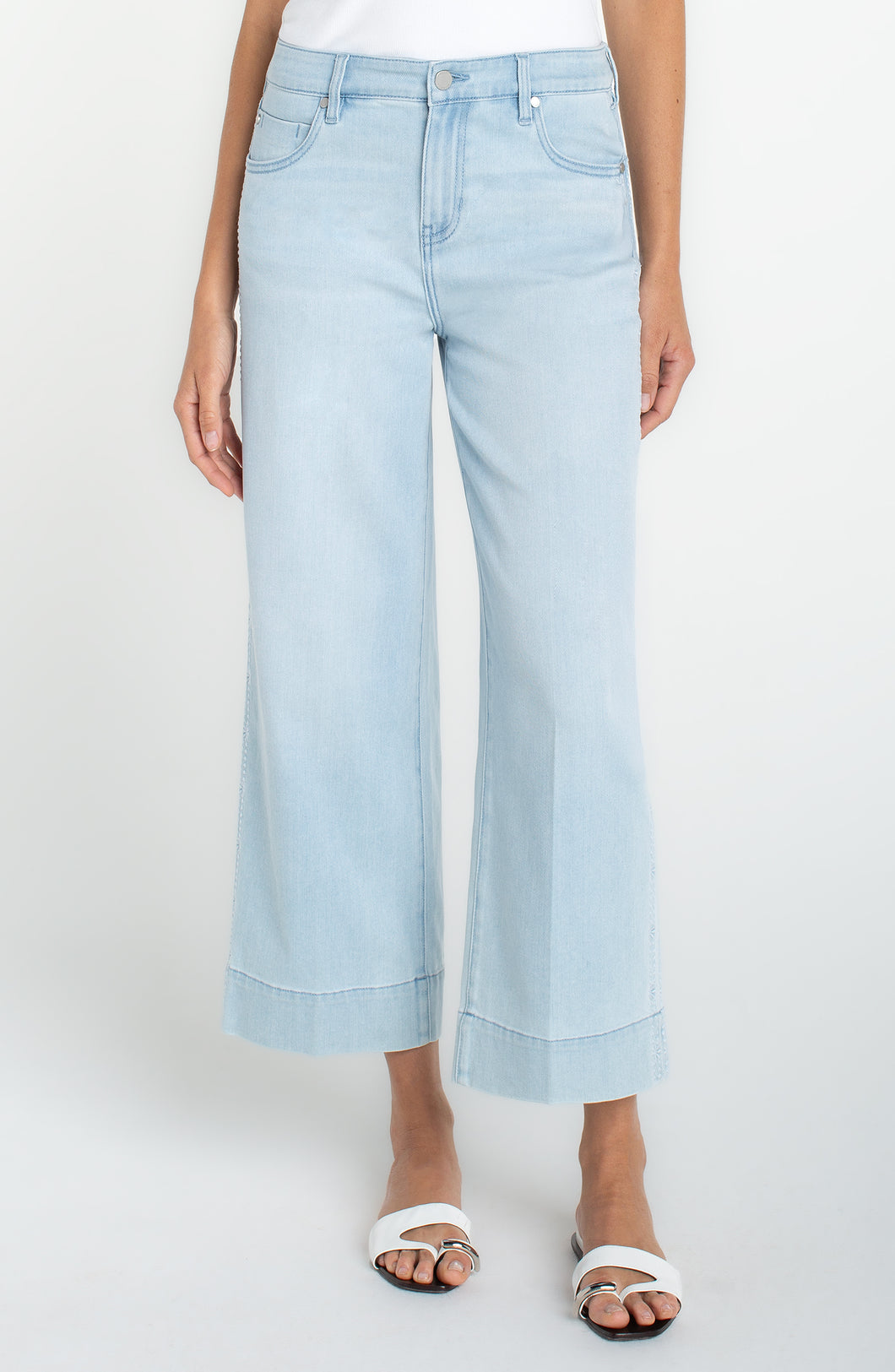 Liverpool Stride Crop Wide Led w/ Embroidered Side Seam