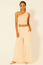 Valerie Pant