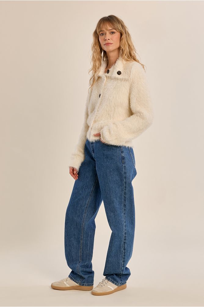 Molly Bracken Cream Collar Cardigan worn with blue jeans and beige sneakers