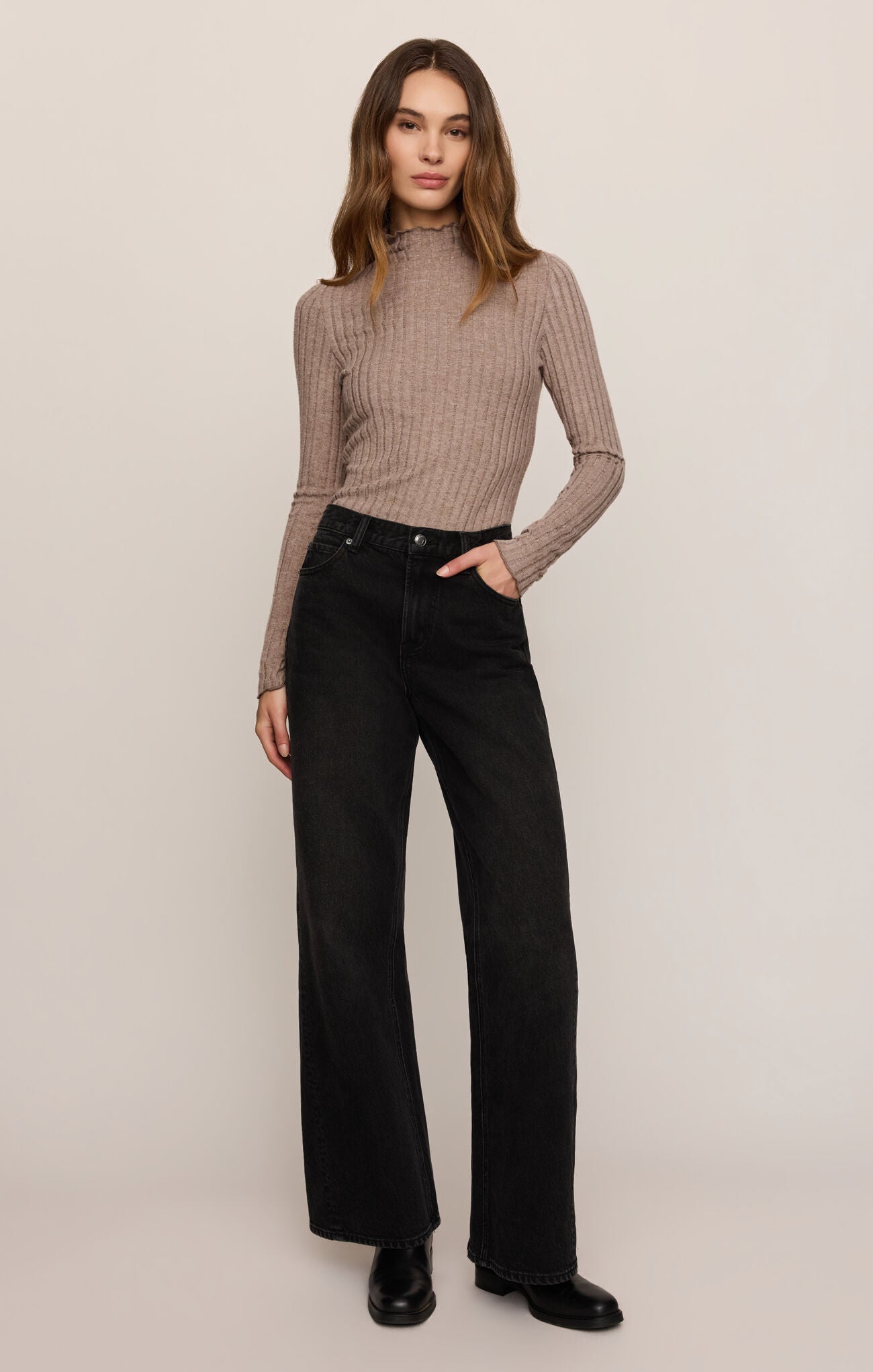 Heather Ash Hattie L/S Top by z supply, model wearing a fitted ribbed mock neck long sleeve top