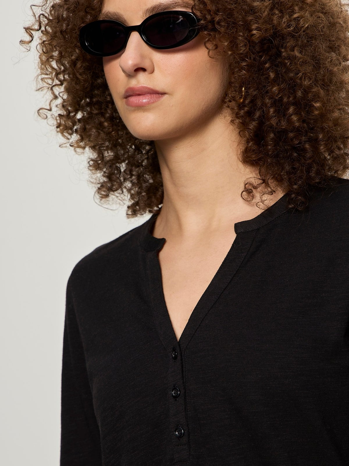 Sanctuary-Black Rolled Sleeve Tee
