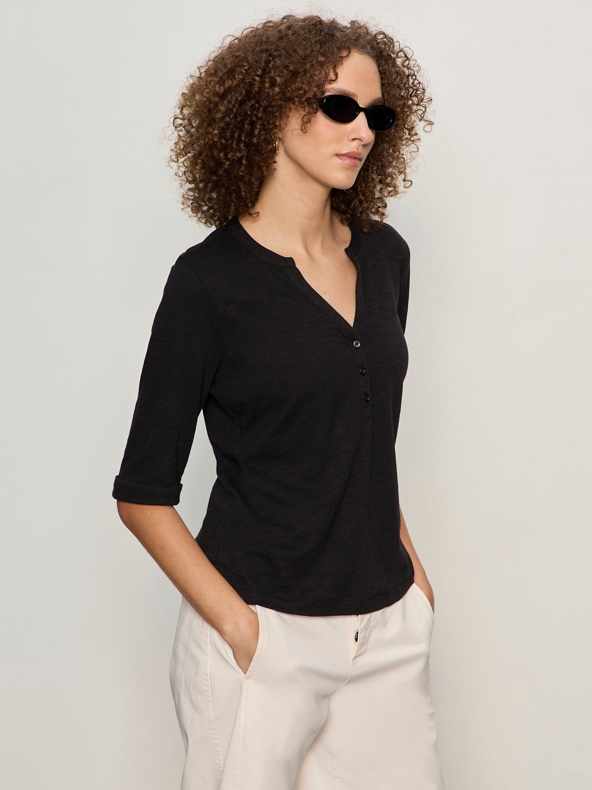 Sanctuary-Black Rolled Sleeve Tee