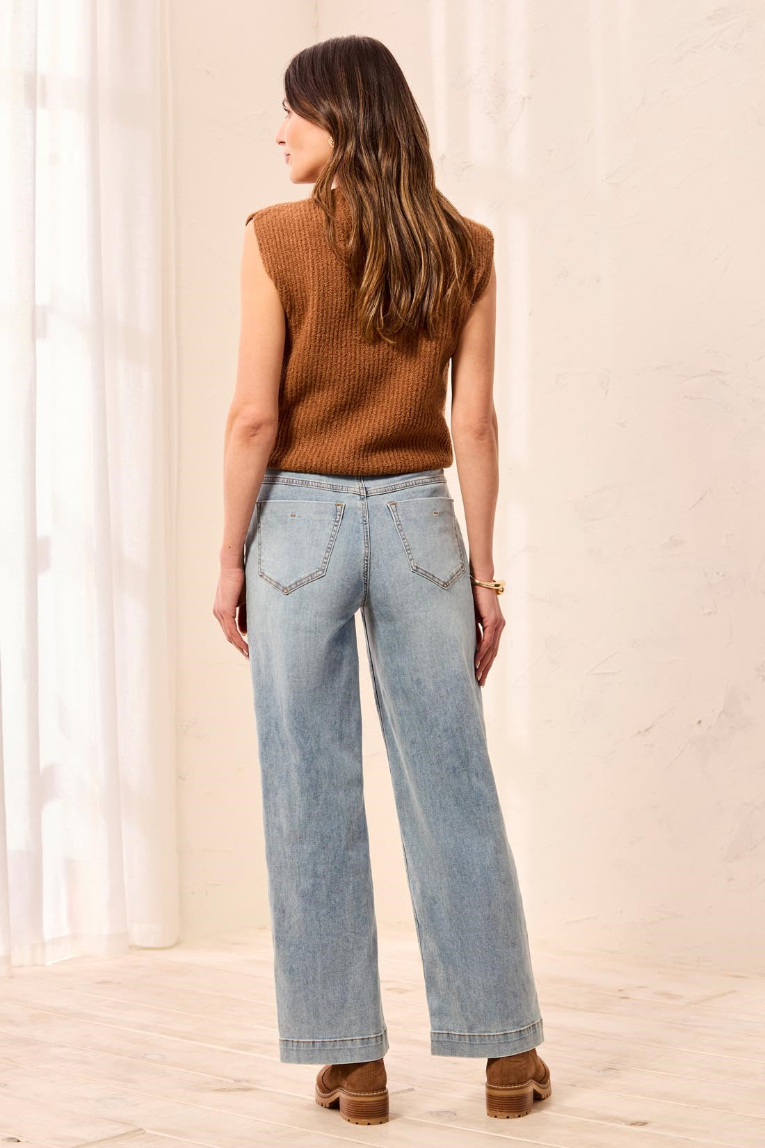 Tribal Skylight Audrey Button Fly Wide Crop Denim jeans shown from behind on a model