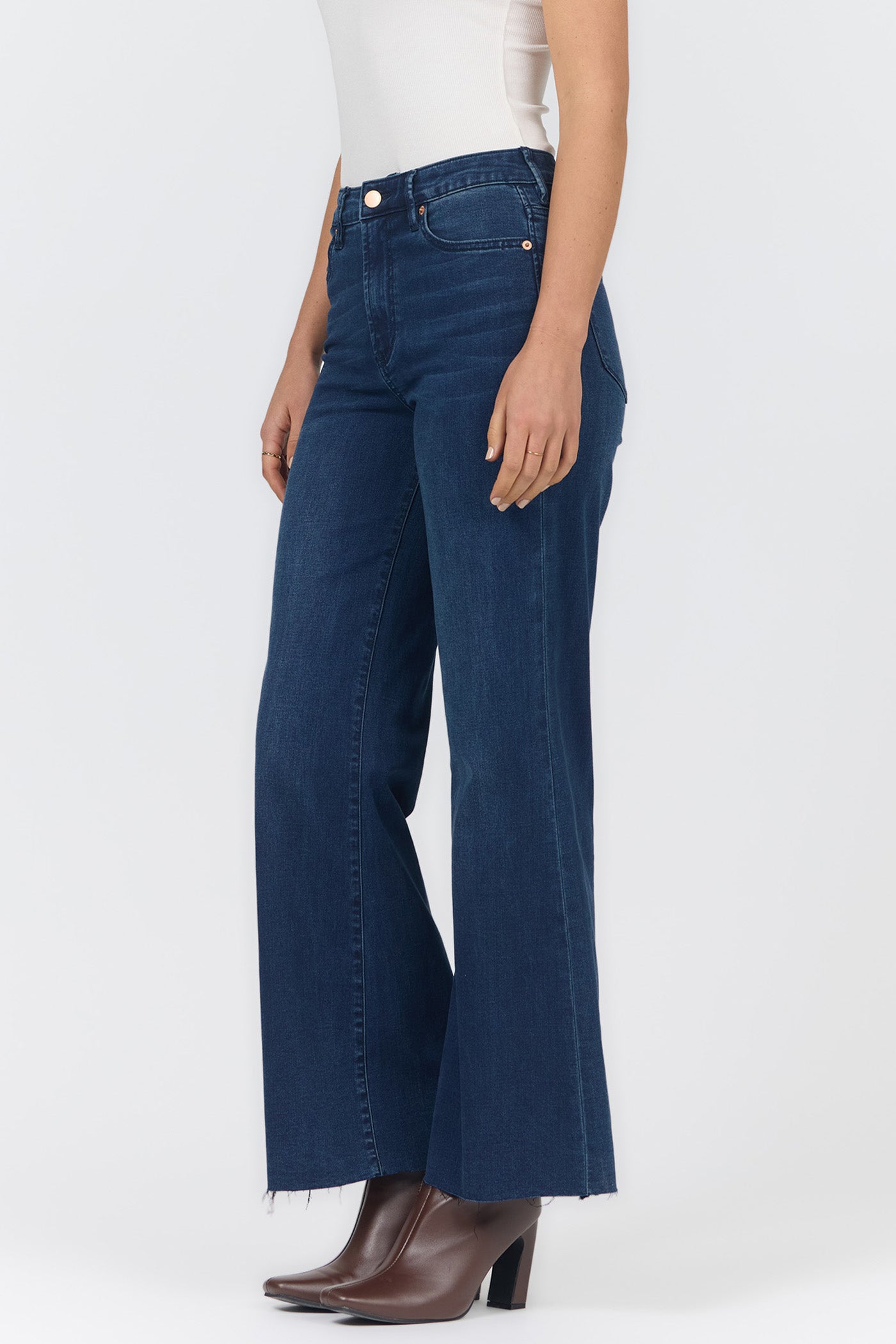 Simulated alt text for Fiona Princess Jeans for bella-jules-fashion-boutique.myshopify.com. You are an expert SEO agent. You will generate an ALT text for this image. <Product_Context> Only use the following explicitly enabled Shopify catalog context: ...