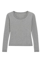 Simulated alt text for Heather Grey Lark Tee for bella-jules-fashion-boutique.myshopify.com. You are an expert SEO agent. You will generate an ALT text for this image. <Product_Context> Only use the following explicitly enabled Shopify catalog context: ...