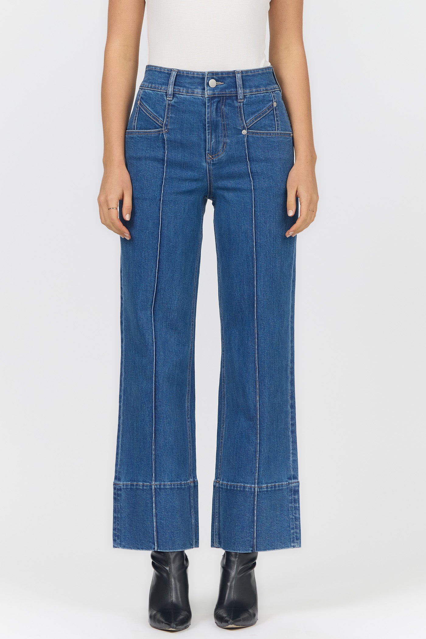 Simulated alt text for Holly Belby Jeans for bella-jules-fashion-boutique.myshopify.com. You are an expert SEO agent. You will generate an ALT text for this image. <Product_Context> Only use the following explicitly enabled Shopify catalog context: ...