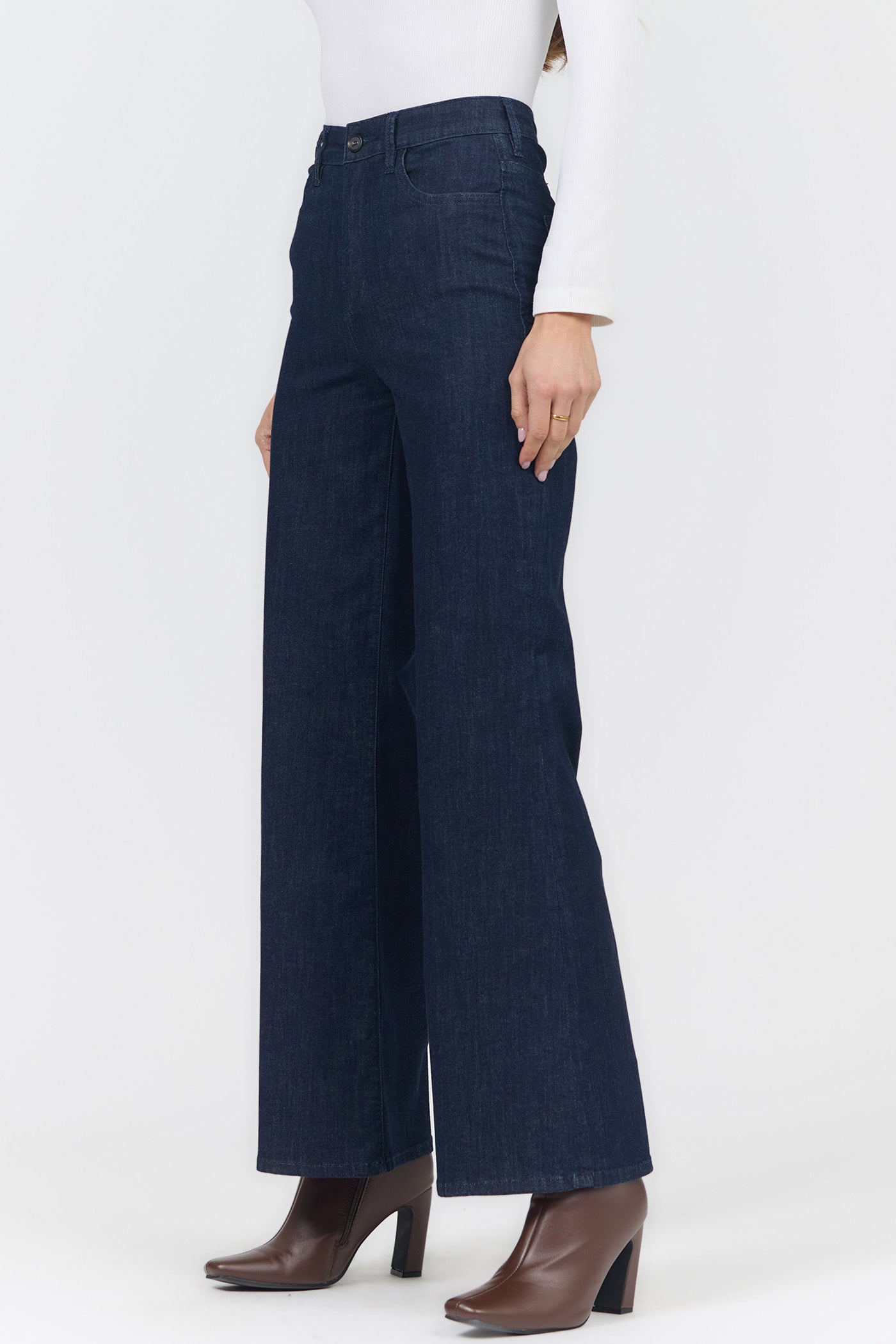Simulated alt text for Fiona Zodiac Jeans for bella-jules-fashion-boutique.myshopify.com. You are an expert SEO agent. You will generate an ALT text for this image. <Product_Context> Only use the following explicitly enabled Shopify catalog context: ...