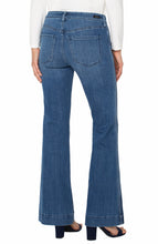 Hannah Crop Flare W/ Self Trim 32