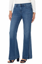 Hannah Crop Flare W/ Self Trim 32
