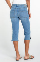 Back view of a woman wearing Liverpool Ocean Breeze Capri with Patch Pockets 19