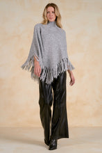 Elan Poncho