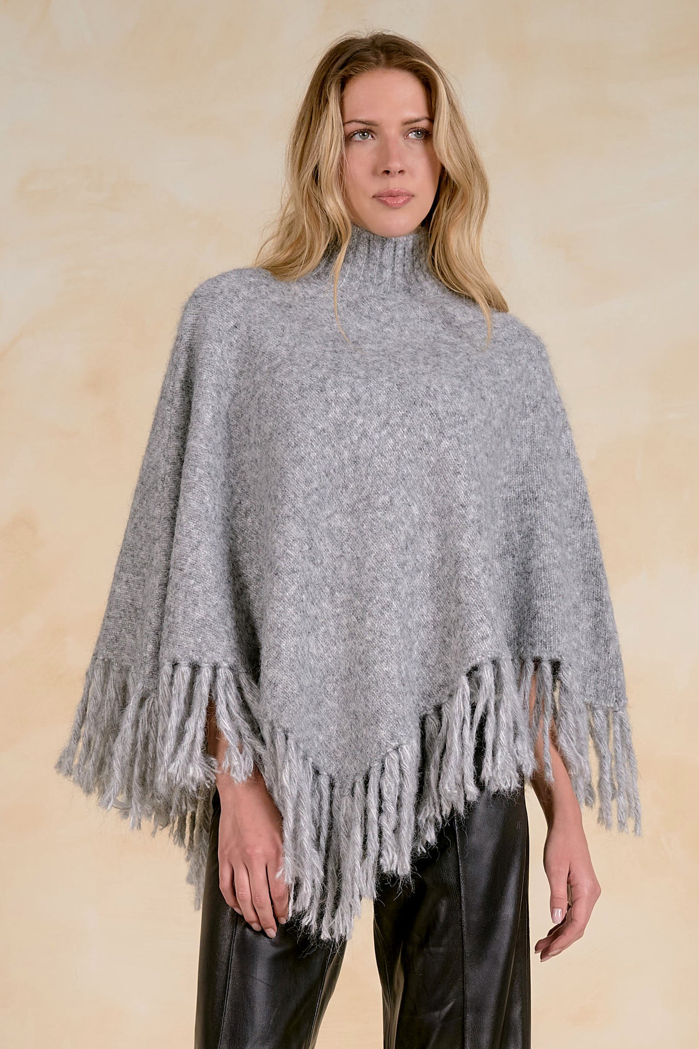 Elan Poncho